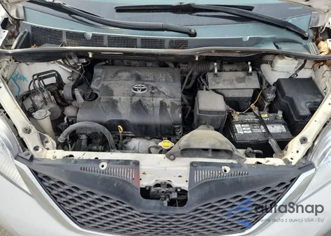 2011 Toyota Sienna Xle z USA, uszkodzony, nr VIN 5TDYK3DC7BS096972